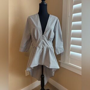 New York & Company Pinstripe Blouse Size Large High Low Style Crisp Chic V9